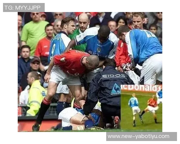 哈兰德铲射破门遭遇重创下身撞击立柱瞬间令人心疼