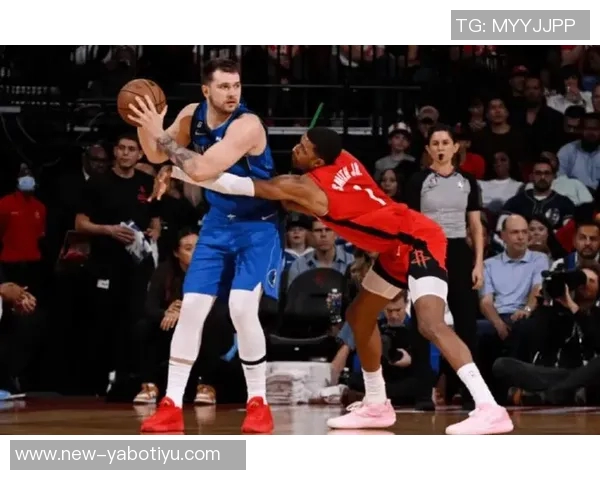 2026年NBA中国赛火箭与独行侠强强对决引发球迷热议